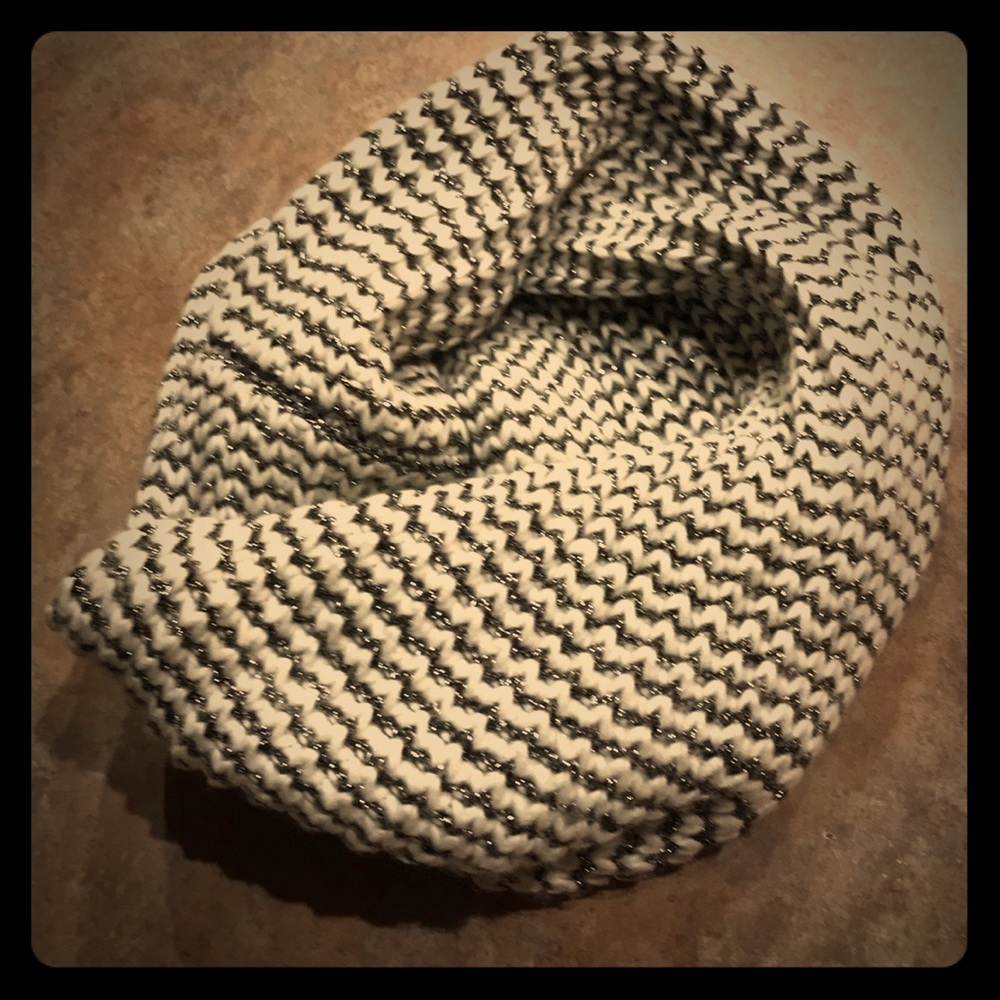White and silver metallic neck cowl.